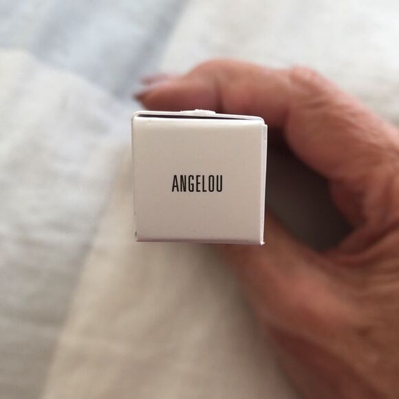 UOMA Beauty BadAss MF Matte Filler Lip Liner in Angelou NIB - Picture 3 of 4